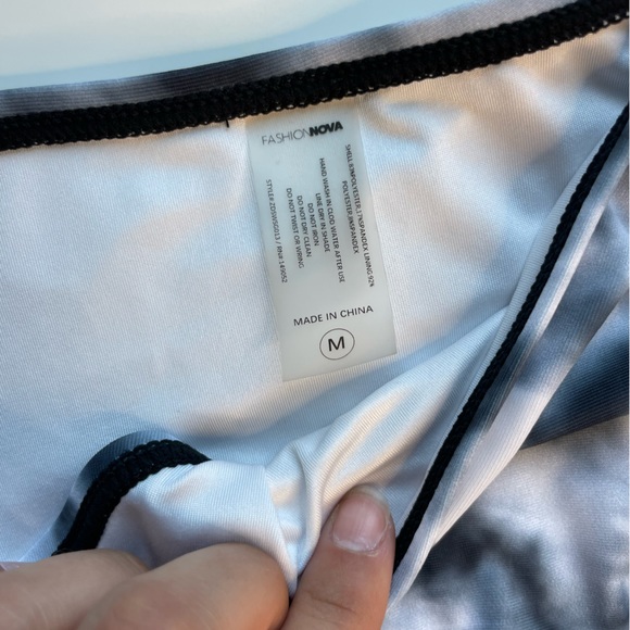 Fashion Nova Maui Mix and Match Tie Bikini Bottom🌟 - Picture 8 of 8